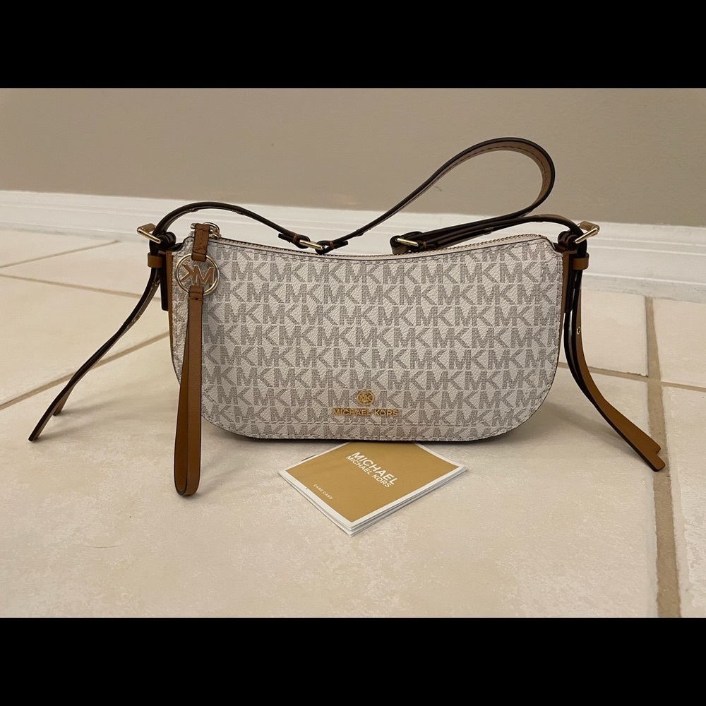 Michael Kors, small bag.